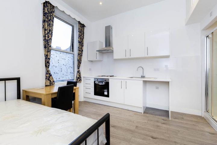 Modern Apartment Callcott Road, Kilburn